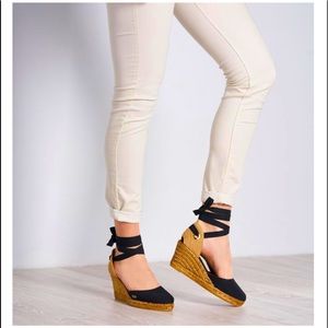 ⭐️ Host PICK - Best in Shoes Party!! NWOT Viscata wedge espadrilles